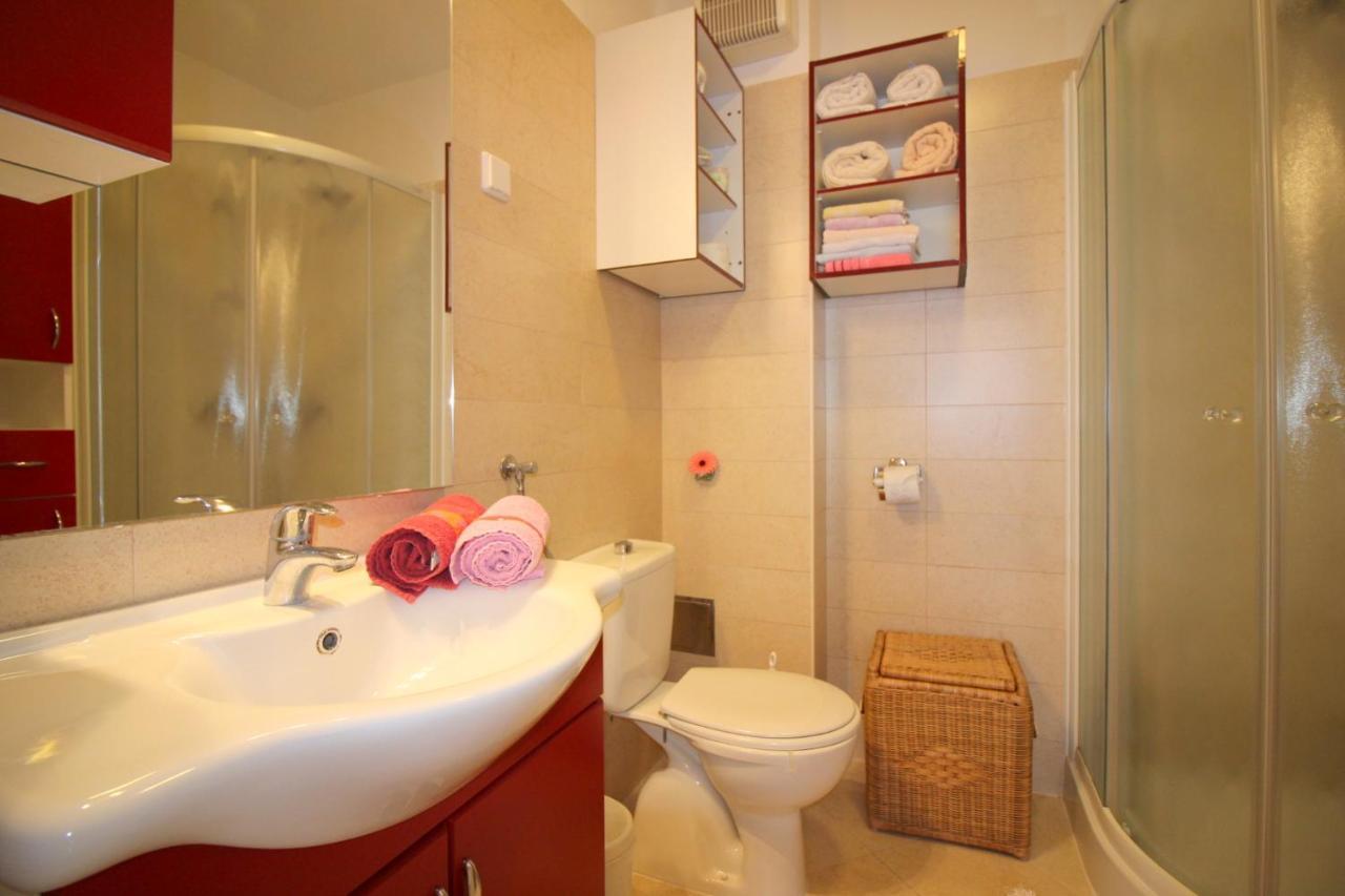 Apartment Vojka In City Center Porec Esterno foto