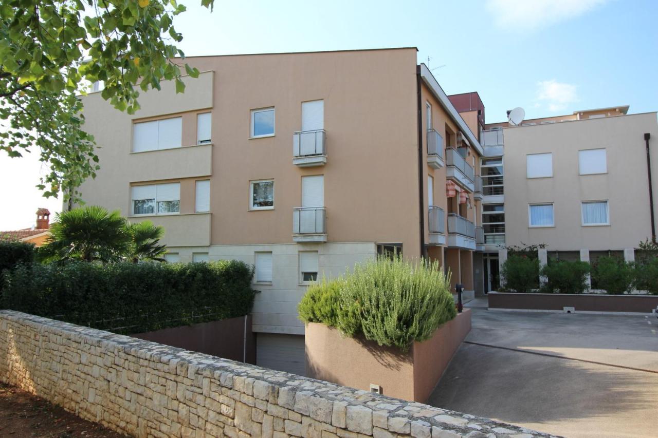Apartment Vojka In City Center Porec Esterno foto