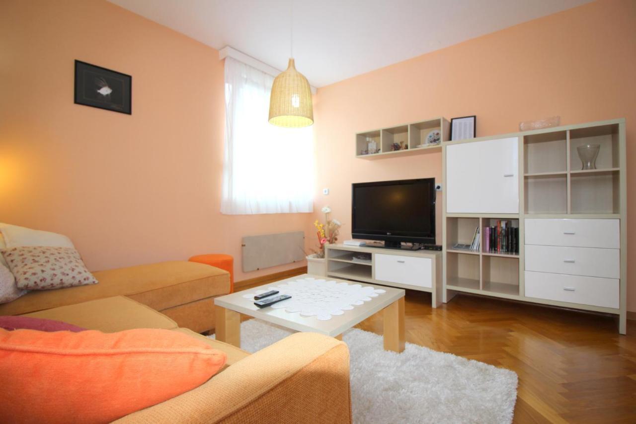 Apartment Vojka In City Center Porec Esterno foto