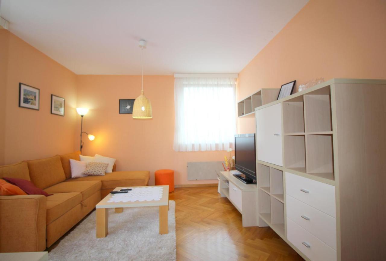 Apartment Vojka In City Center Porec Esterno foto